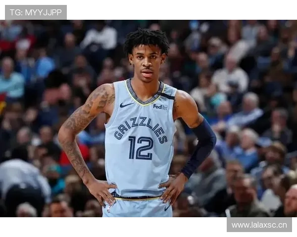 贾·莫兰特健身房搬个沙发？这日常反差也太闹心了吧！