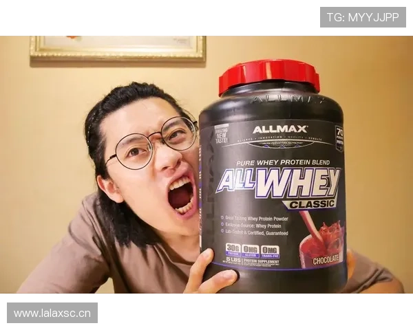 陈艺文家的冰箱里塞满了蛋白粉，连饮料都按克算