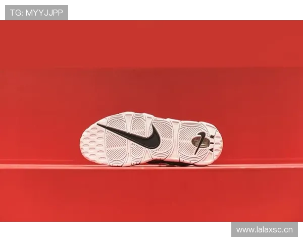 郭昊文家里到底啥来头，连球鞋都能穿出自带富二代气场？